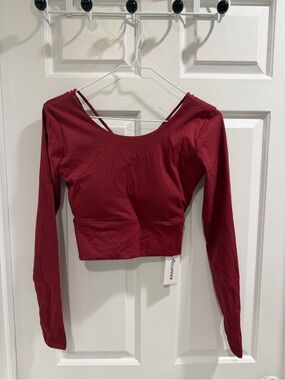 NWT Ecupper  Long Sleeve Sports top  in Wine Sz L  - Criss Cross Back